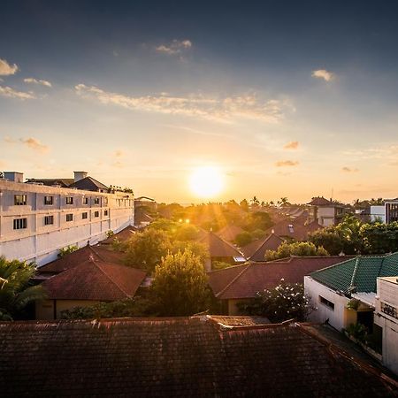 Kuta Reef Apartments Exterior photo